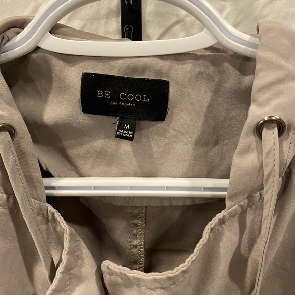 Tan light jacket - Picture 2 of 4